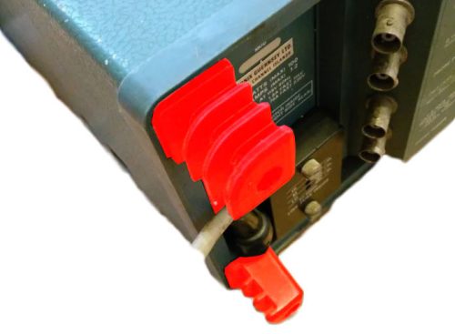 Piros TÁMASZTÓLÁB, LÁBTARTÓ, TALP, ÁLLVÁNYPAD TEKTRONIX OSZCILLOSZKÓPOKHOZ