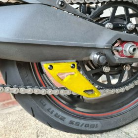   Motorkerékpár hátsó láncvédő vezető burkolat a Triumph Street Triple 675-höz