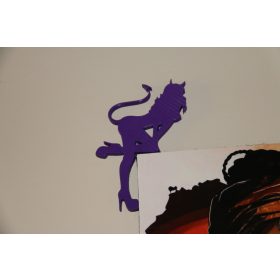   Ördögnő ajtódísz, képkeret sarokdekoráció, számítógép tetejére