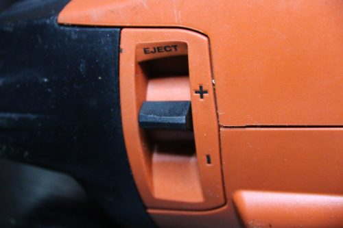 Alkatrész "eject" gomb Hilti GX 120 Szögbelövőhöz