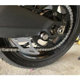   Hátsó lánckerék burkolat, láncvédő és védő a 2013-as Triumph Street Triple-hez